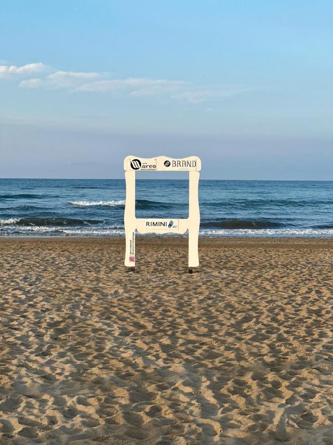 Hotel Neyra Beach Rimini Exteriör bild